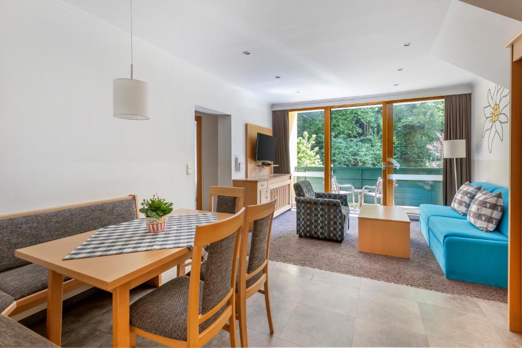 Alpine Club Resort - 14