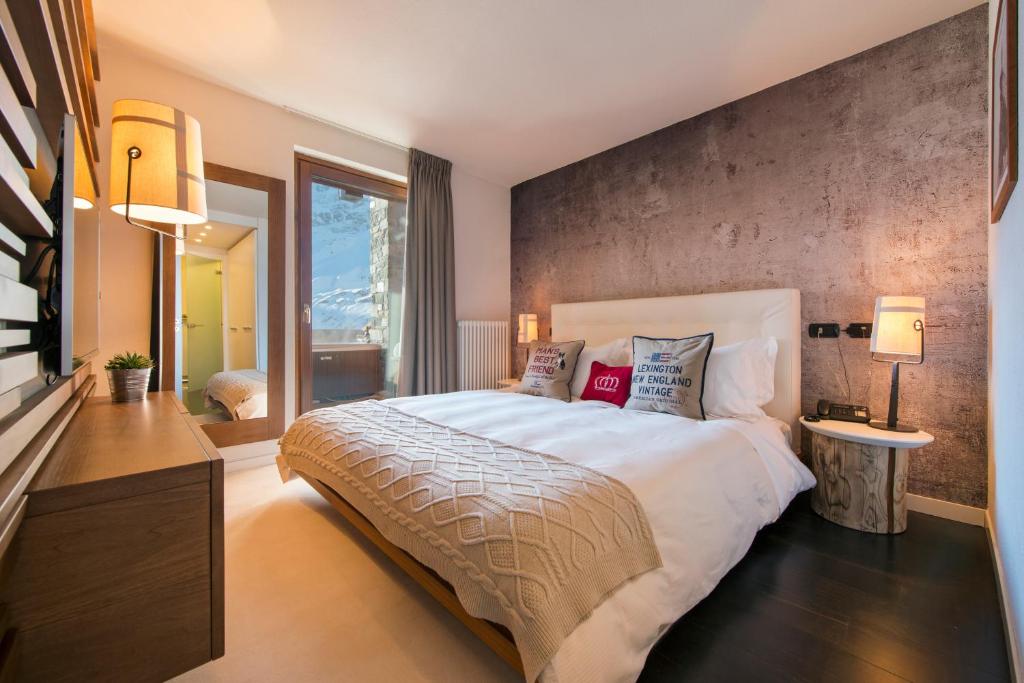 Hotel Principe delle Nevi - Camera Familiare Con Vista Montagna
