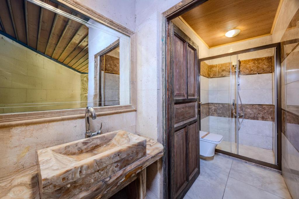 Kayatas Cave Suites - 13