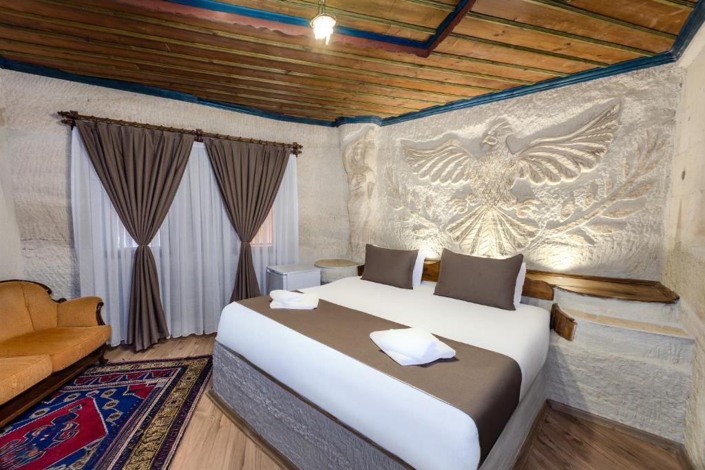Kayatas Cave Suites - 9