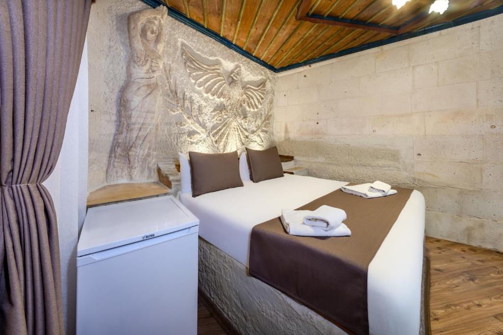 Kayatas Cave Suites - 10