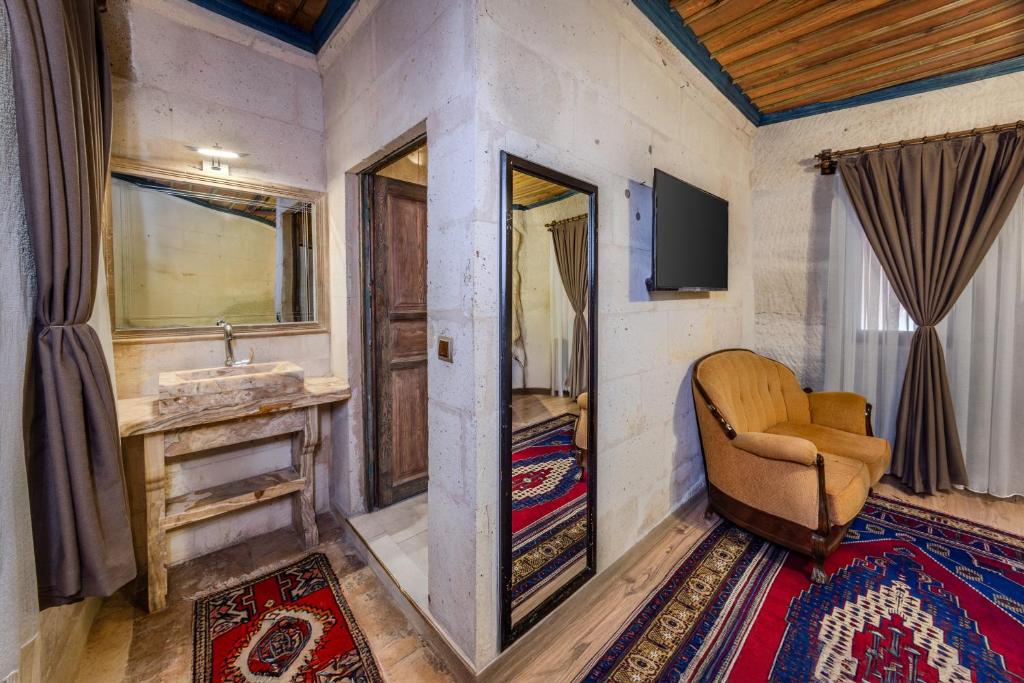 Kayatas Cave Suites - 12