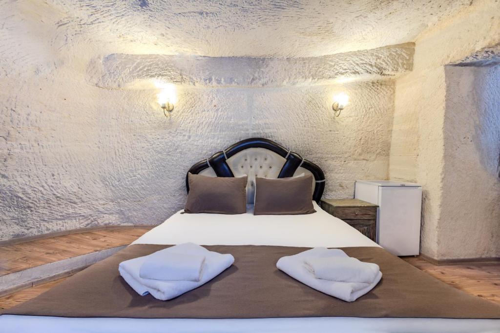 Kayatas Cave Suites - 18