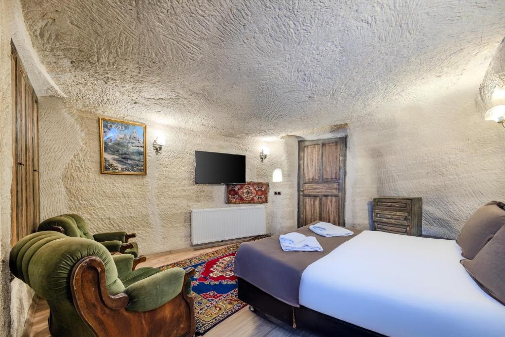 Kayatas Cave Suites - 17