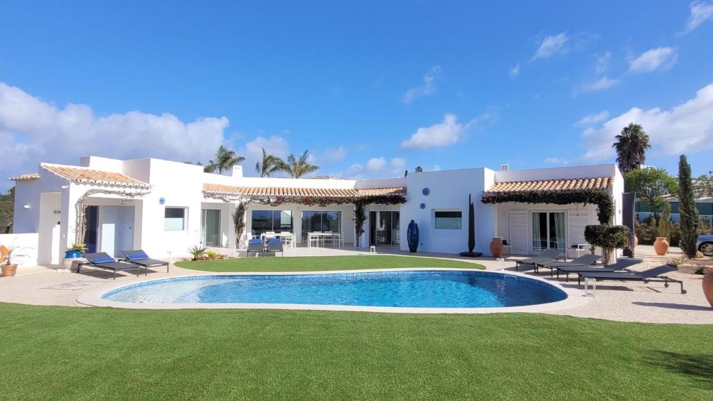 Charming Villa with Pool & Scenic Garden