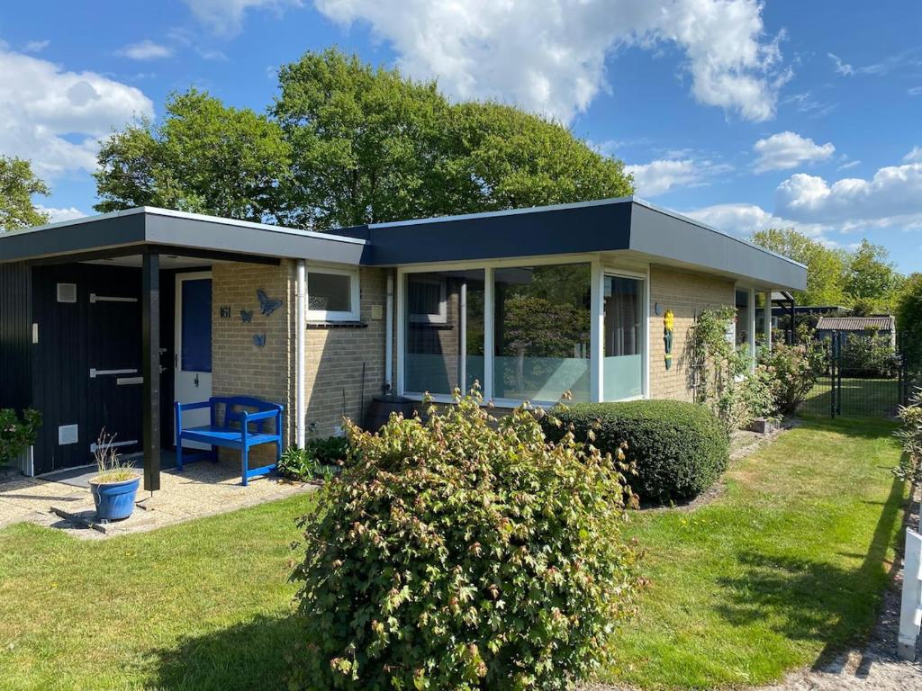 Το κτήριο όπου στεγάζεται  η παραθεριστική κατοικία