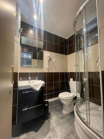 Hôtel de l'Aveyron - Resim 31