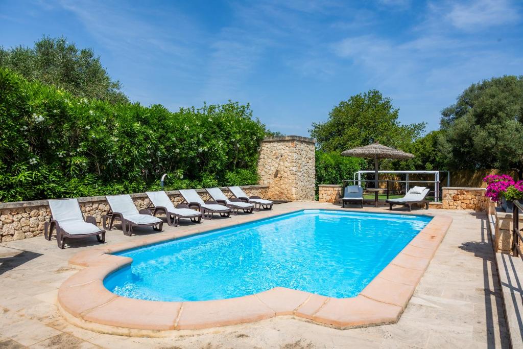 Bazén v ubytování Finca Son Moix nebo v jeho okolí