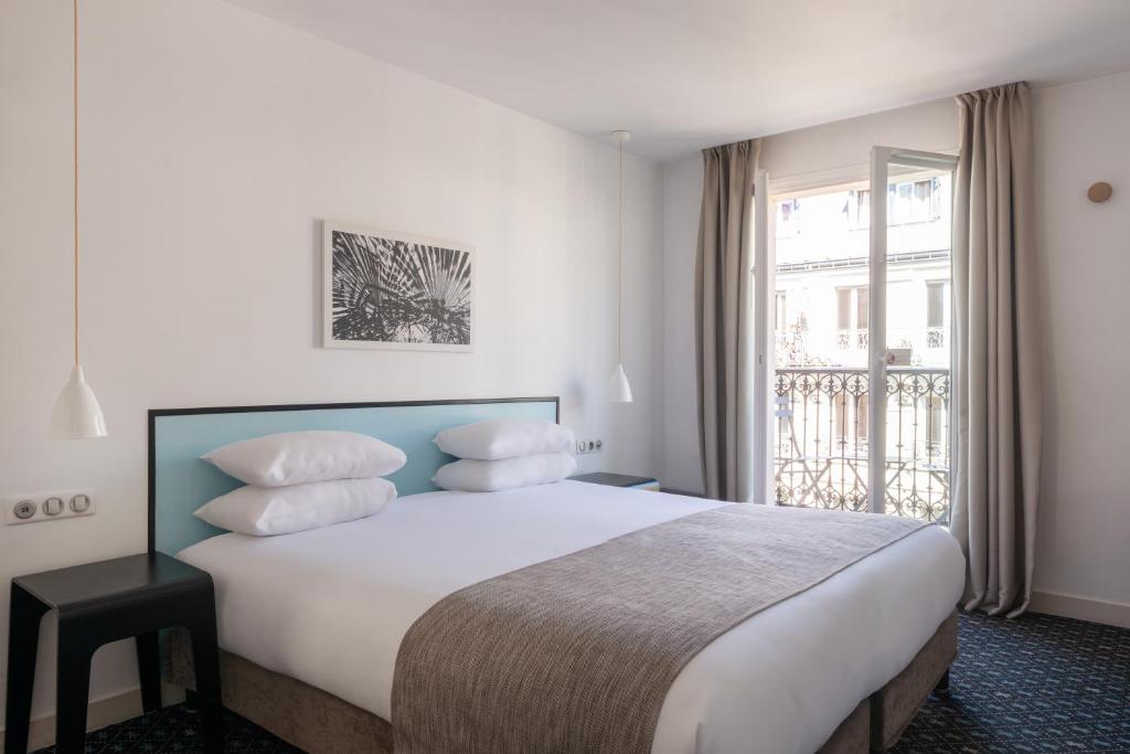 
Room with Eiffel Tower View
