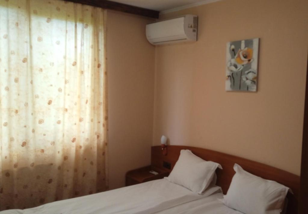 Galeriebild der Unterkunft Семеен хотел НАЦИОНАЛ in Mineralni Bani