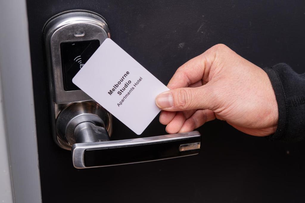 Melbourne Studio Apartments Hotel - 138 Elgin Carlton - Resim 40