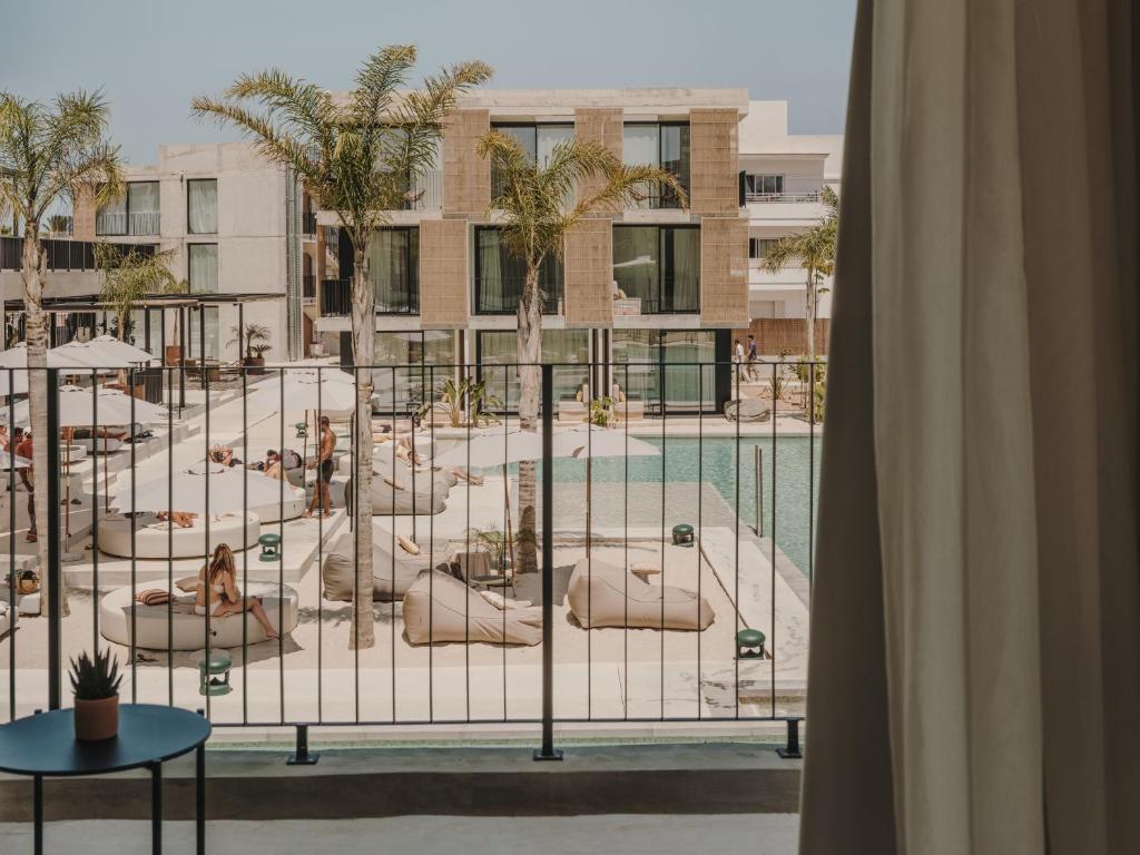 Suite Junior Nomade - Vue sur Piscine 