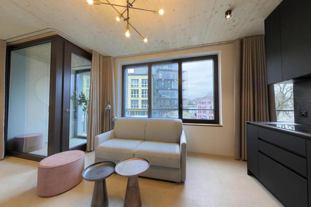 Modern & Spacious 1-Bedroom Apartment with Balcony, MH8-303