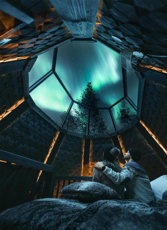 Apukka Resort - Kammi Glass Igloo Suite