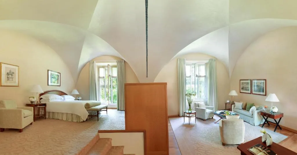 Cloister Suite King