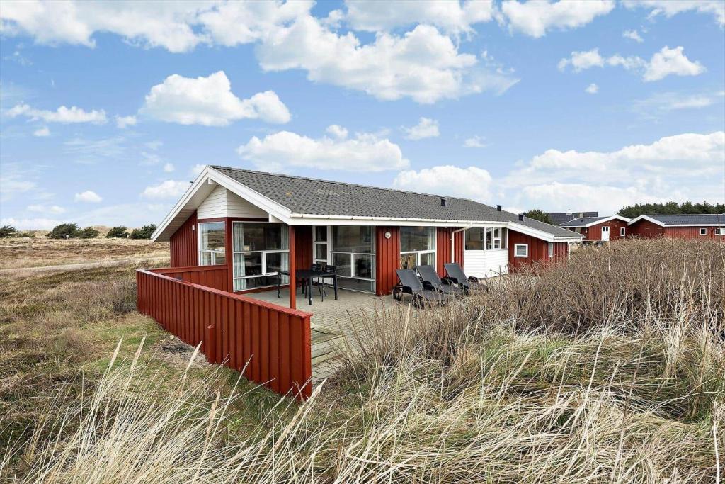 Το κτήριο όπου στεγάζεται  η παραθεριστική κατοικία