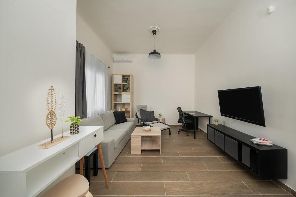 Santa Marina - Comfortable & Cozy House in Egaleo-Athens