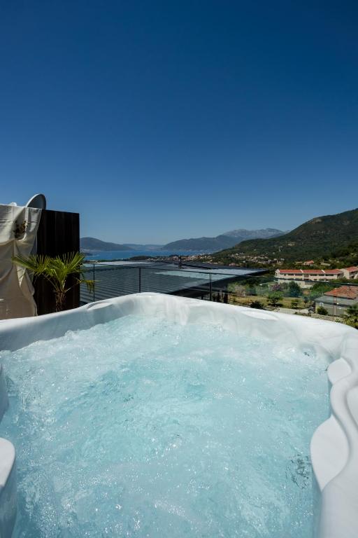 Royal Blue Resort & Residences - Penthouse Apartment