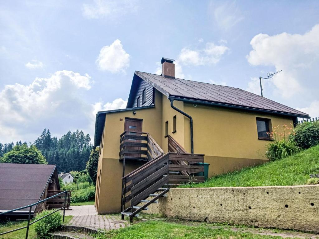 Budova, kde se prázdninový dům nachází