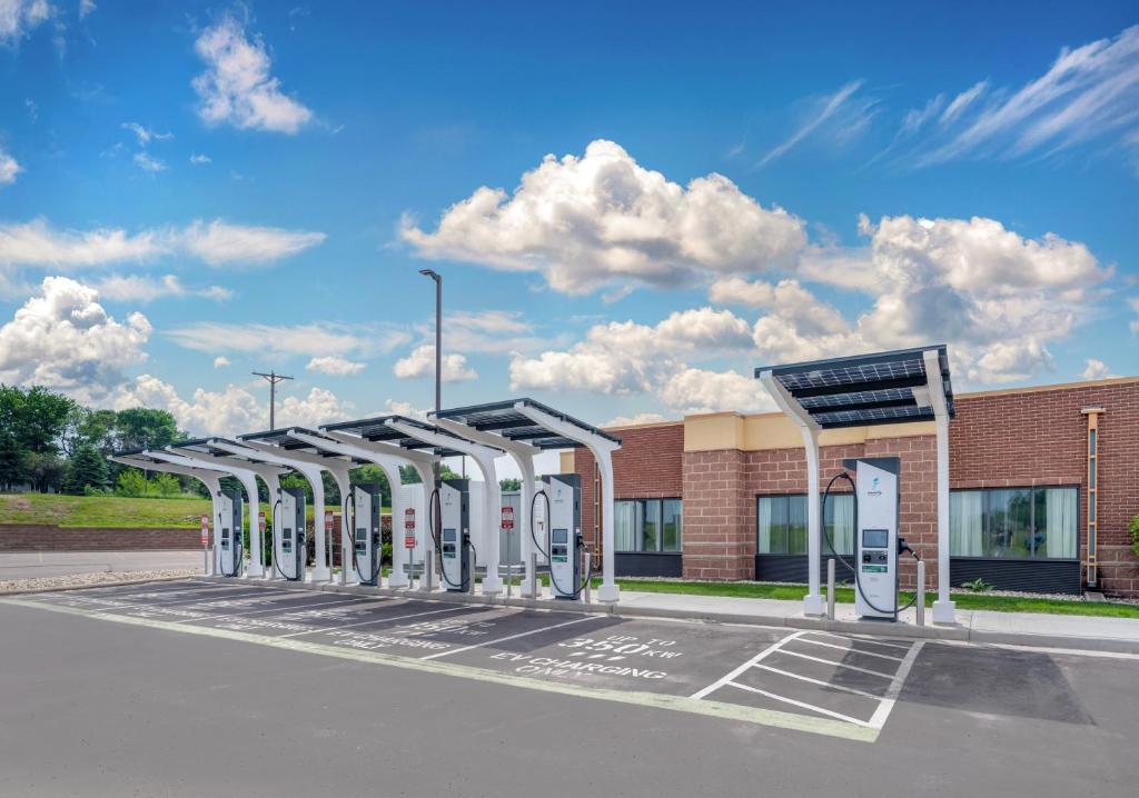 Clarion Pointe Sioux Falls Airport photo