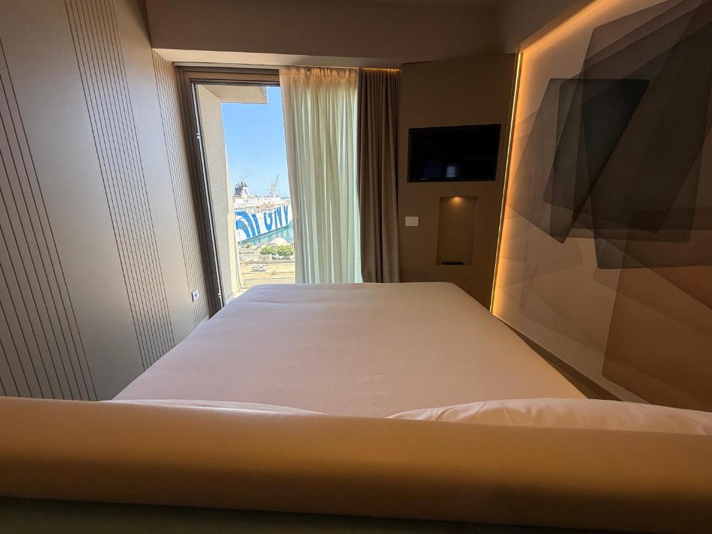 
Panoramic Room with Harbor View and Balcony
