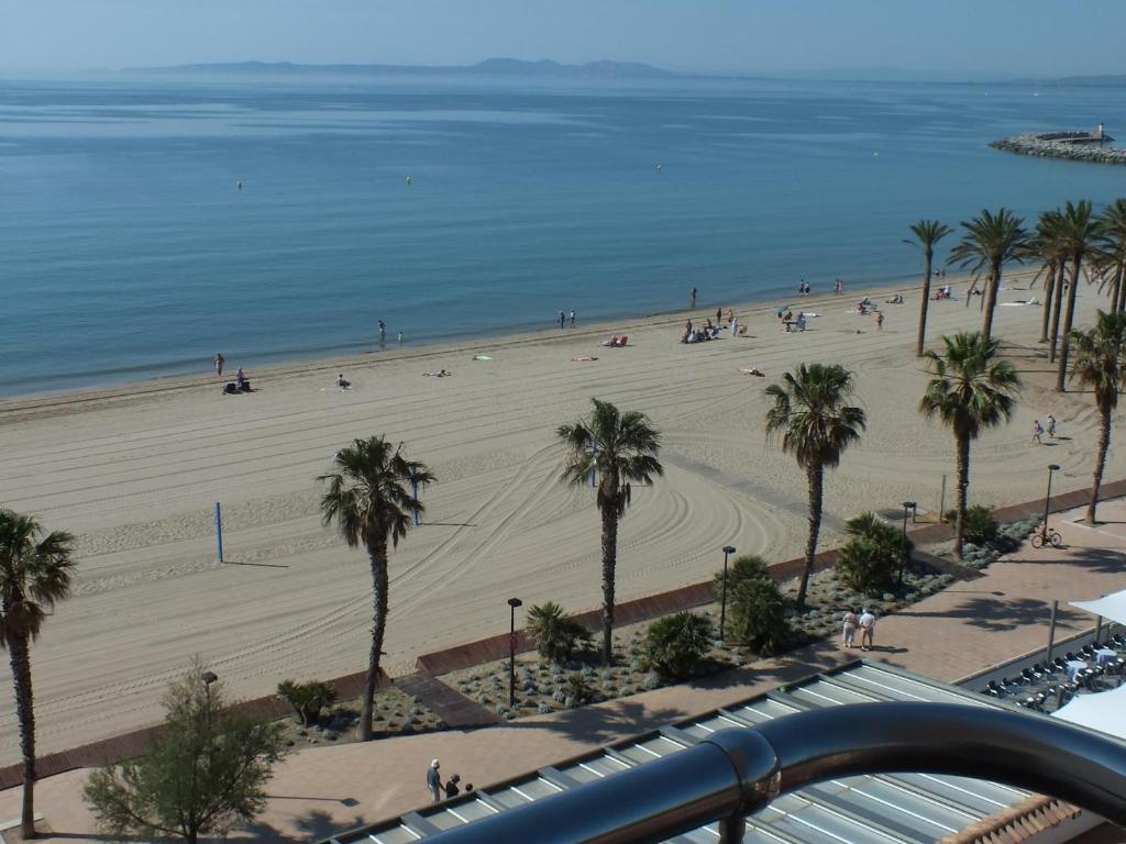 Appartement 6 pers, front de mer, terrasse, parking, TV chaînes françaises