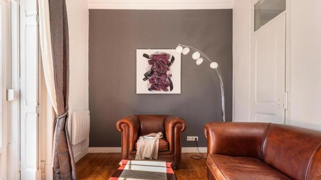 Modern 2-Bed Apartment - Heart of Downtown Lisbon