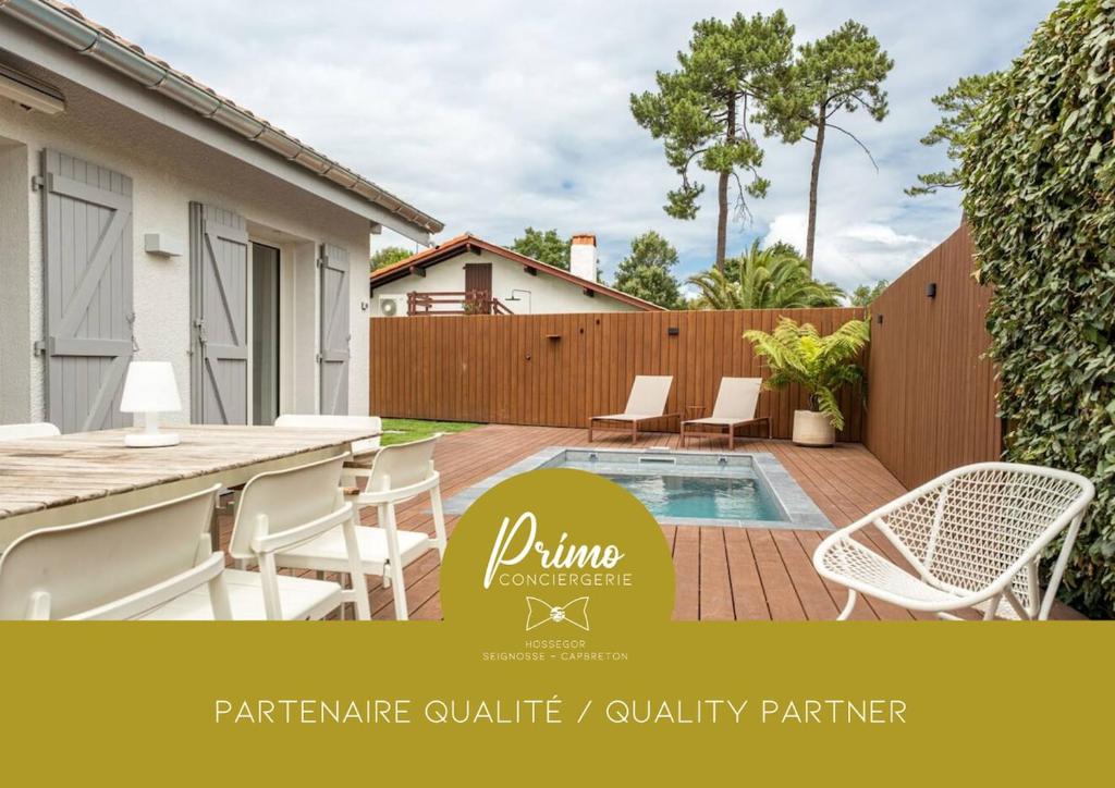 Бассейн в Villa Ravel à Capbreton, piscine et détente или поблизости