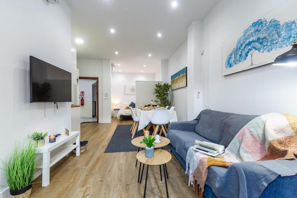 TV a/nebo společenská místnost v ubytování Deluxe Signature Studio - Malaga Center