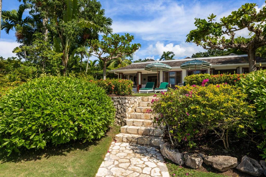 Round Hill Hotel & Villas photo 2