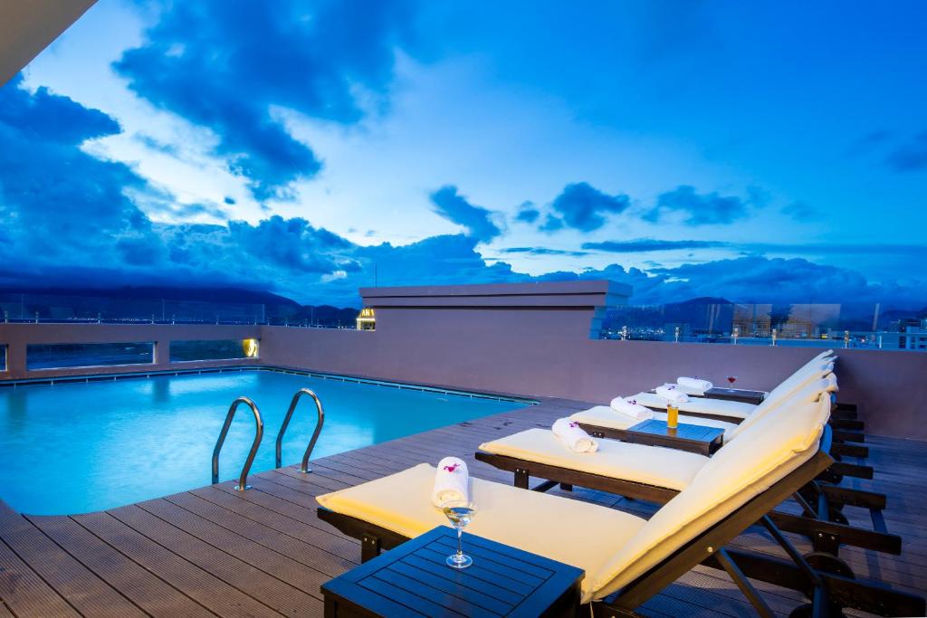 Phòng Deluxe Giường Đôi Nhìn Ra Biển