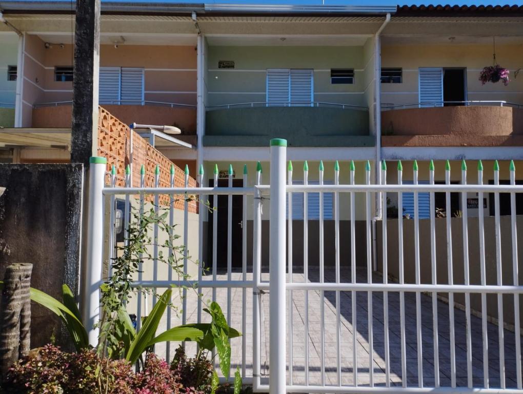 Το κτήριο όπου στεγάζεται  η παραθεριστική κατοικία