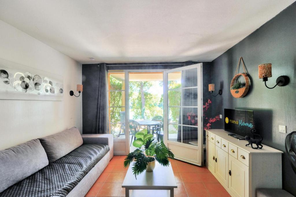 Kuchyň nebo kuchyňský kout v ubytování La résidence du Lac - maeva Home - Appartement 2 pièces 4 personnes - Prestige MAE-5513