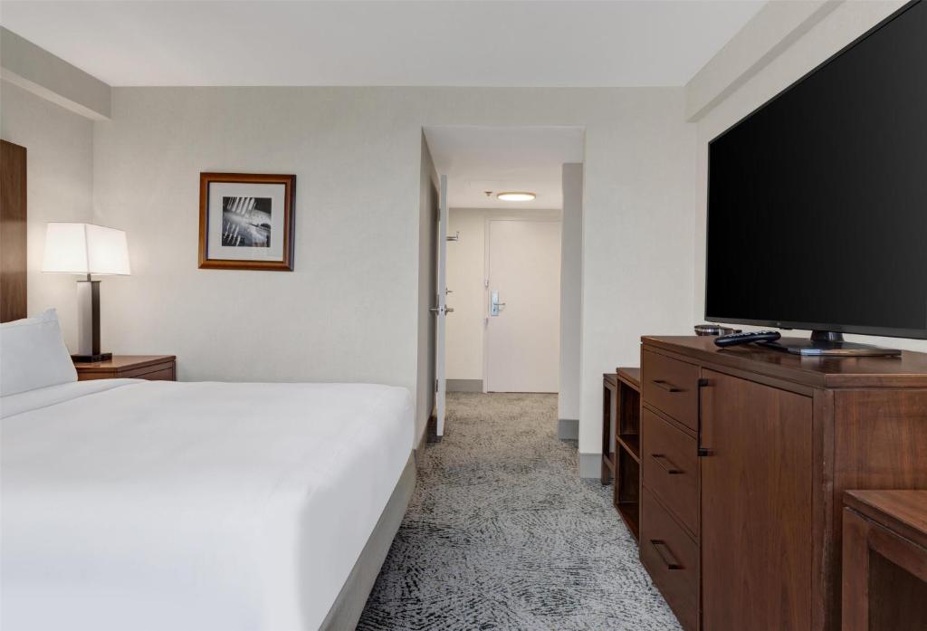 Hilton Arlington National Landing - 