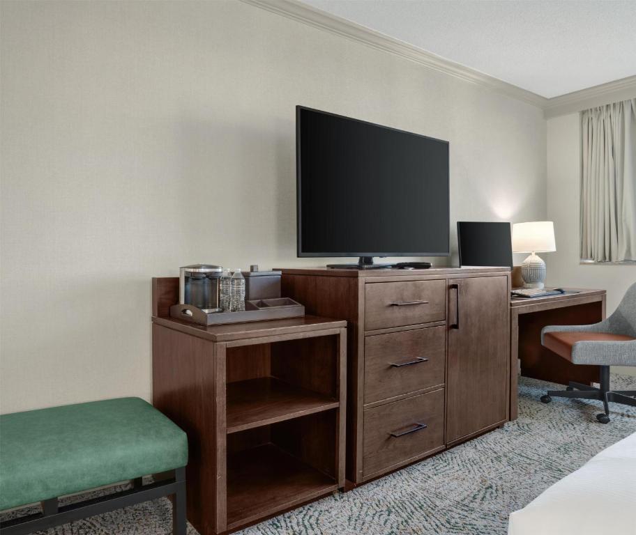 Hilton Arlington National Landing - Queen Kamer Met 2 Queensize Bedden En Werkkamer