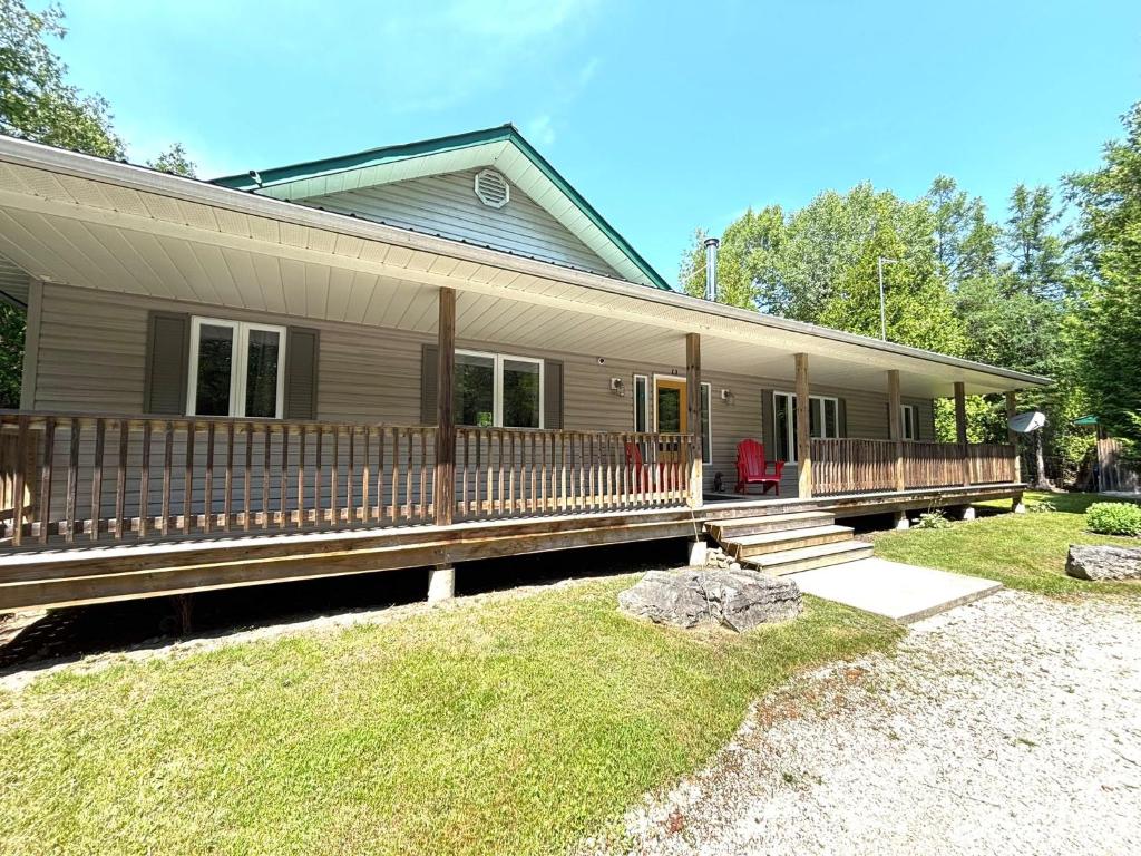 Το κτήριο όπου στεγάζεται  η παραθεριστική κατοικία