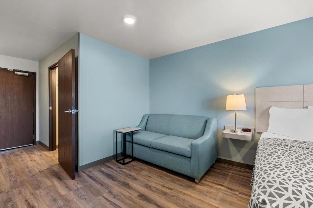 WoodSpring Suites Charlotte - Arrowood photo