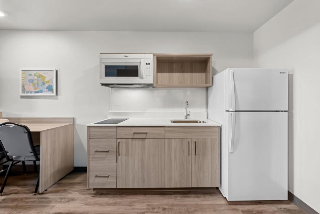 WoodSpring Suites Charlotte - Arrowood photo