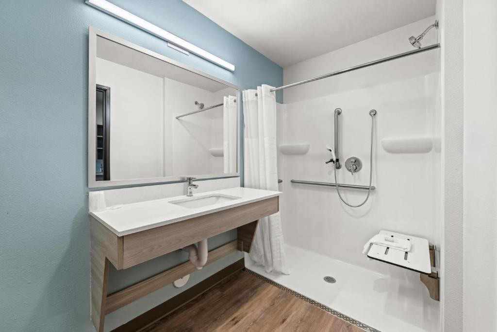 WoodSpring Suites Charlotte - Arrowood photo