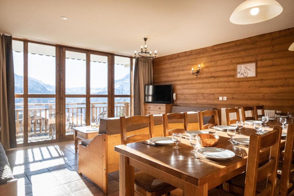 Résidence Les Balcons de La Rosière - Six-Room Apartment With Spa Access (10-12 Adults)