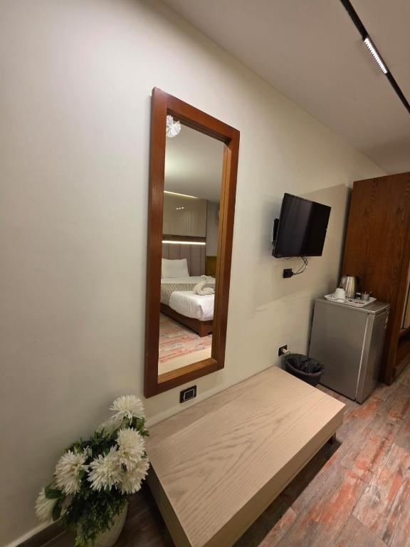 Aura Garden City Hotel - 18