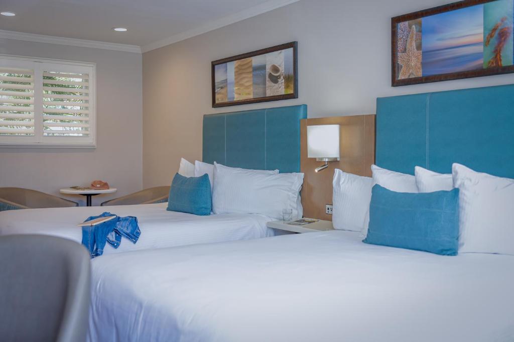 Marina Beach Motel - 
