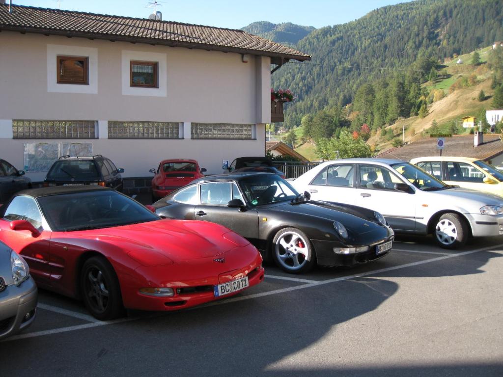 Nespecifikovaný výhled na hory nebo výhled na hory při pohledu z aparthotelu