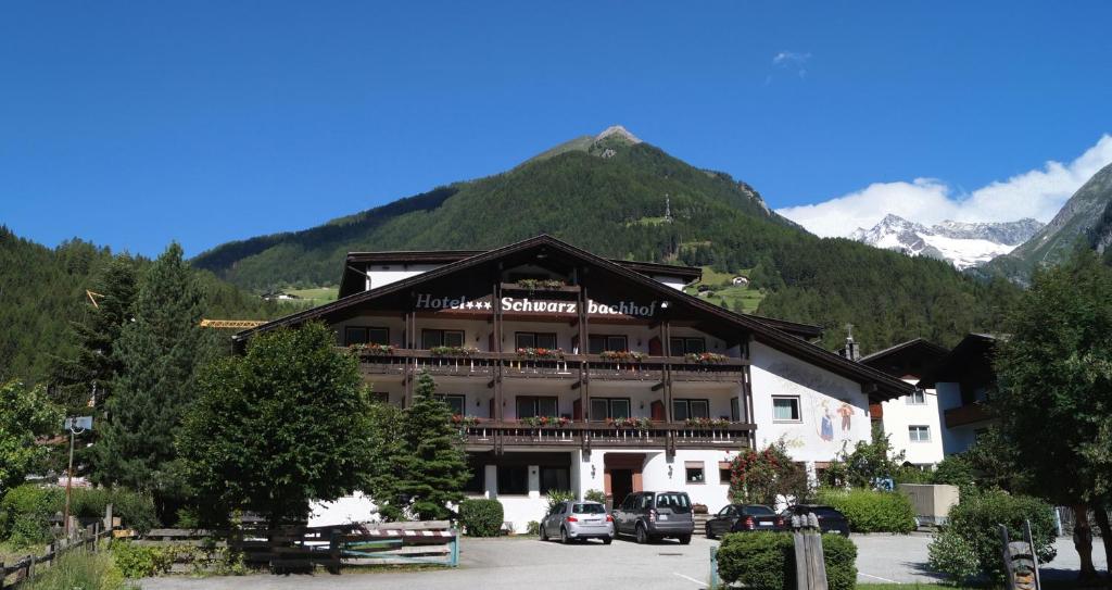 Nespecifikovaný výhled na hory nebo výhled na hory při pohledu z hotelu