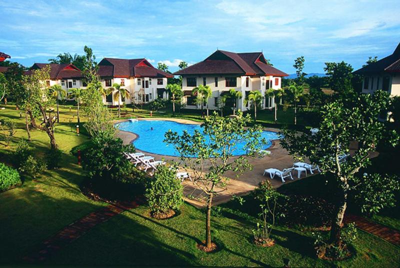 Bazén v ubytování Teak Garden Resort, Chiang Rai nebo v jeho okolí