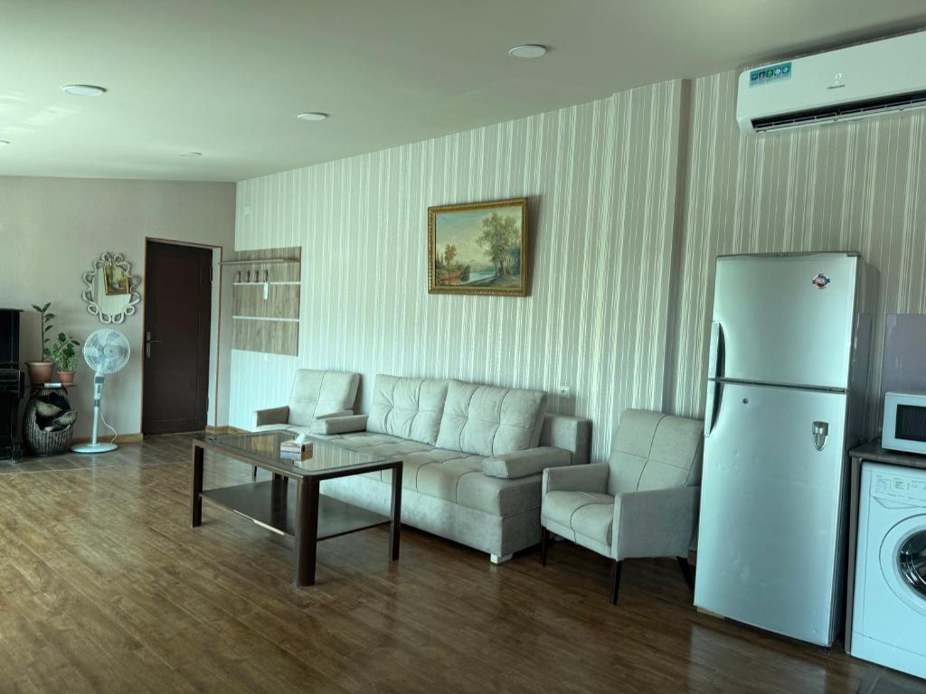 لابی و فضای عمومی Bright Guesthouse in the center of Yerevan! - تصویر ۵
