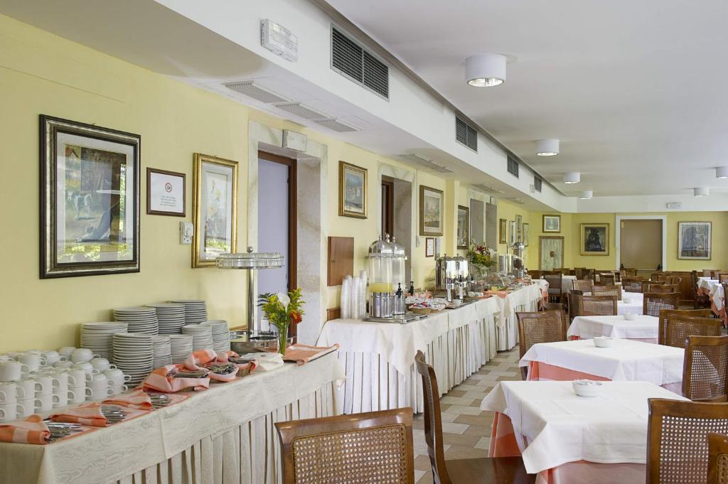 Restaurace v ubytování Hotel Nazionale