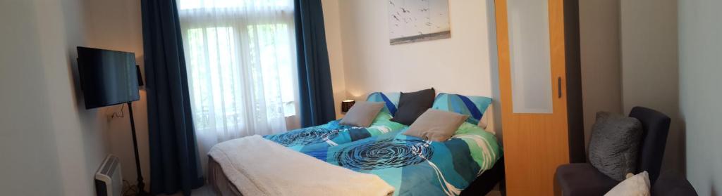 Μια τηλεόραση ή/και κέντρο ψυχαγωγίας στο City Lodge Stay A while