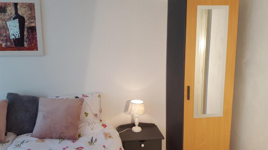 Ένα ή περισσότερα κρεβάτια σε δωμάτιο στο City Lodge Stay A while