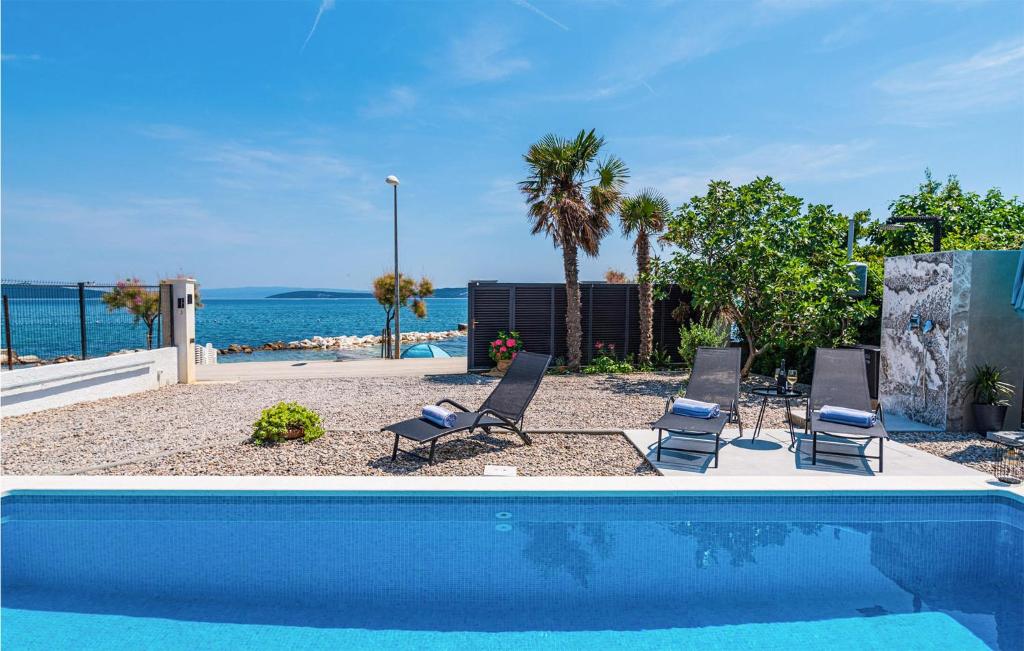 Hồ bơi trong/gần Villa Bellini